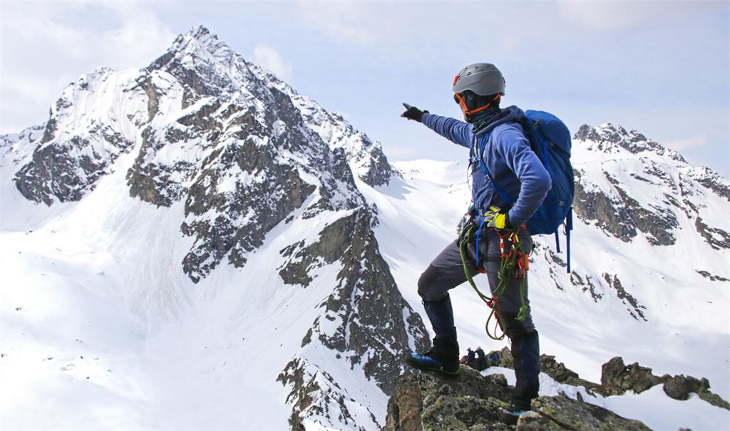 Kann Bergsteigen ohne CO2-Fußabdrücke funktionieren? Ein Kurs am Mühlacker Theodor-Heuss-Gymnasium will im Sommer den Beweis antreten. Symbolfoto: Adobe Stock/yanlev