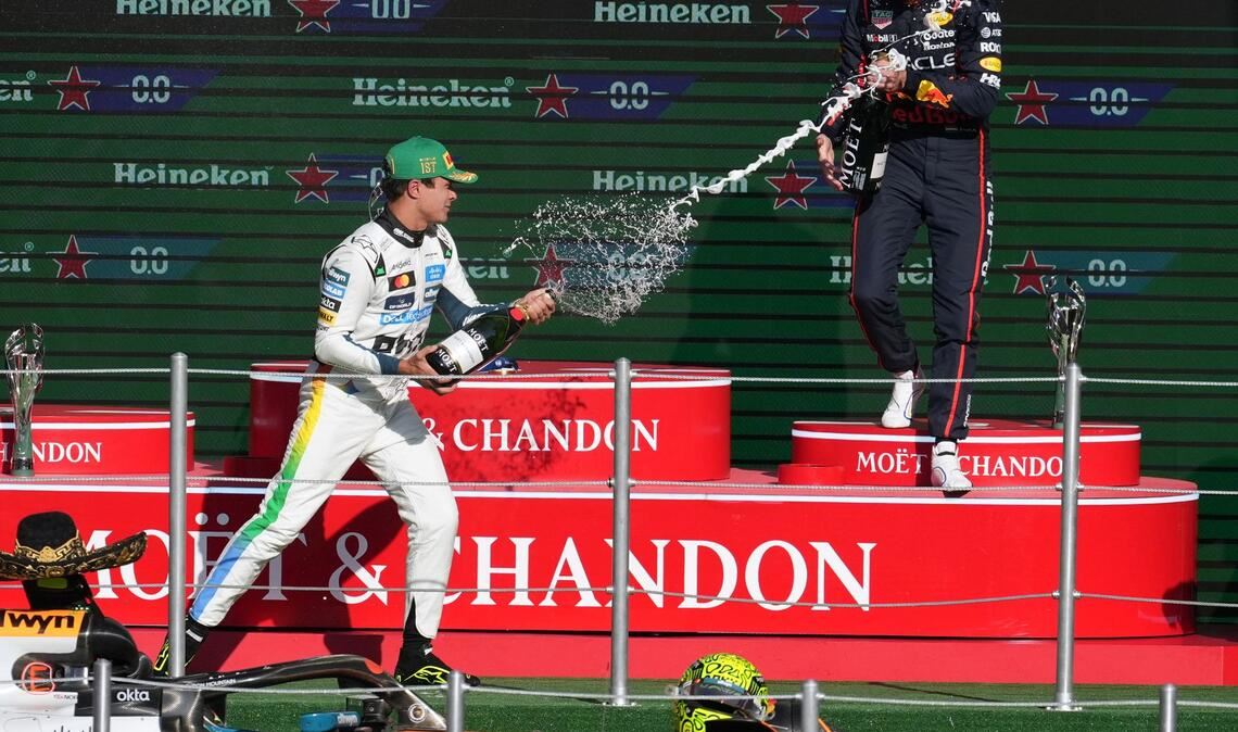 Kann Max Verstappen (r.) den Rückstand im WM-Kampf noch aufholen?