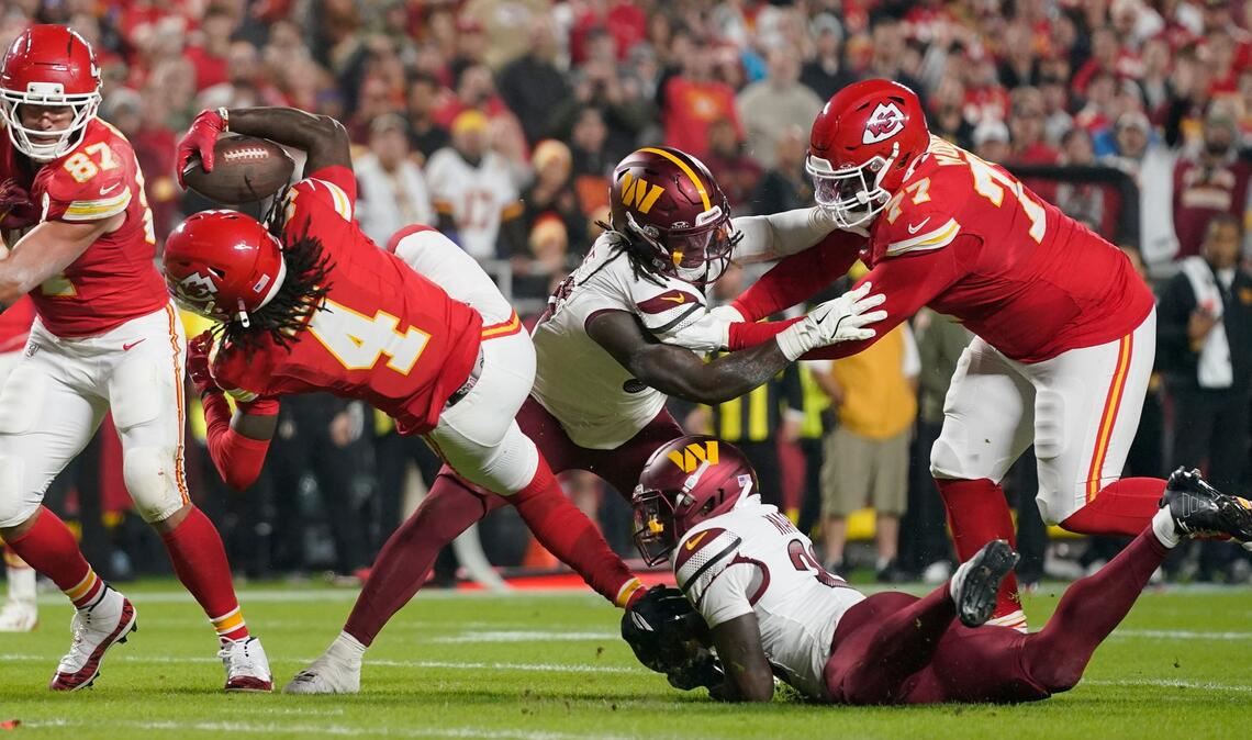 Kansas City Chiefs - Washington Commanders: Chiefs-Star Rice knapp an der Endzone