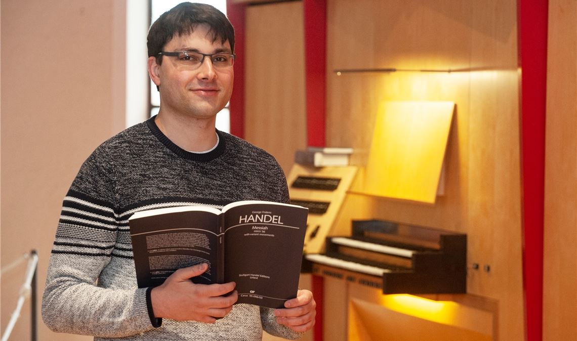 Neuer Schwung durch altes Meisterwerk Kantor Markus Piringer freut sich darauf, mit Sängern seiner Chöre in Mühlacker und Bietigheim und neu Dazustoßenden Händels „Messias“ zu erarbeiten. Foto: Fotomoment