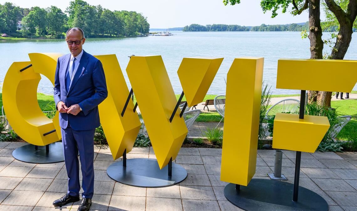 Kanzler Merz traf beim Ostdeutschen Wirtschaftsforum (OWF) im brandenburgischen Bad Saarow mit Unternehmensmanagern zusammen.