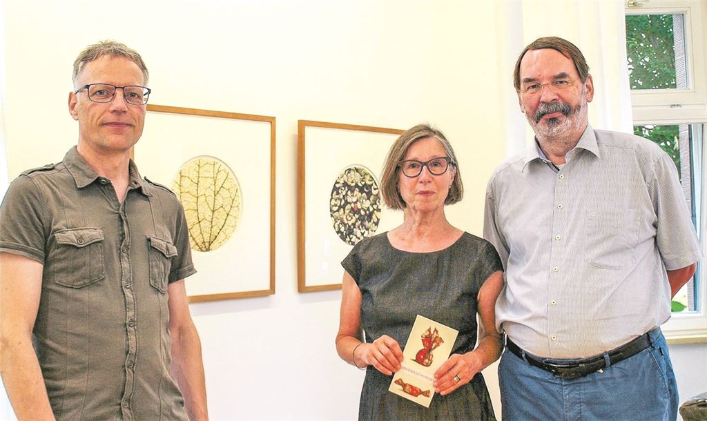 Karin Maria Seeburger und ihr Ehemann Johannes Hubertus Michels haben als ersten Künstler Andreas Hentrich (li.) in ihre neuen Ausstellungsräume eingeladen. Foto: Filitz