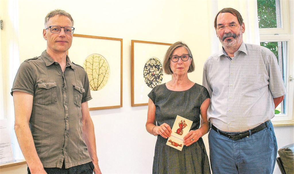 Karin Maria Seeburger und ihr Ehemann Johannes Hubertus Michels mit Andreas Hentrich (li.), der als erster Künstler in die Residenz eingeladen war. Fotos: Archiv, privat