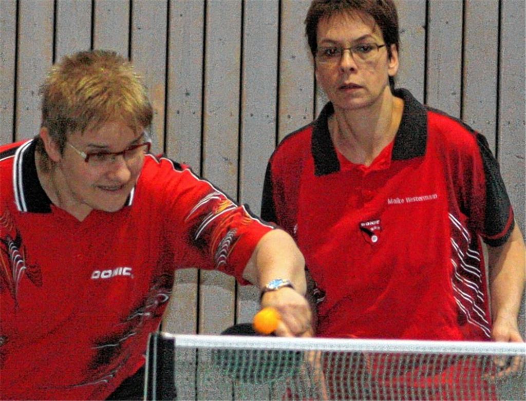 Karin Renner und Maike Westermann spielen im Doppel für Zaisersweiher. Foto: Westermann