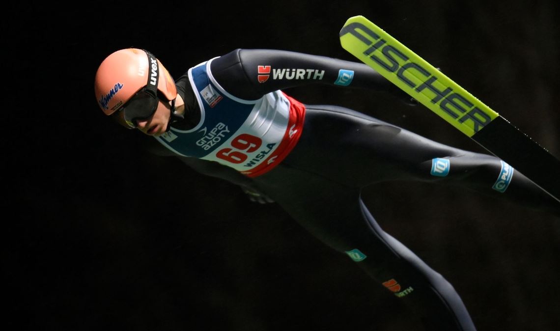 Karl Geiger sprang in der Qualifikation in Wisla auf Rang 23.