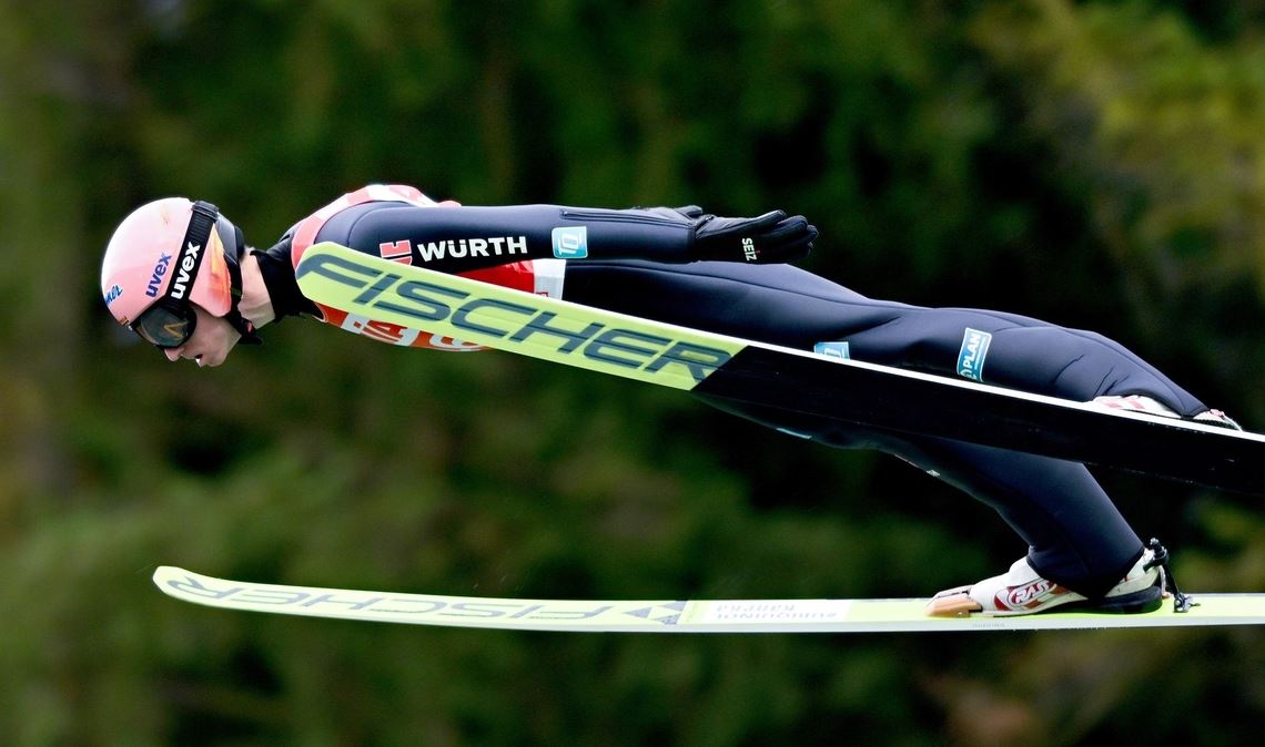 Karl Geiger und die deutschen Skispringer starten im polnischen Wisla in die Saison.