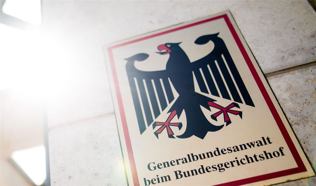 Karlsruhe: „Generalbundesanwalt beim Bundesgerichtshof“ steht auf einem Schild am Eingang zum Gebäude der Bundesanwaltschaft.
