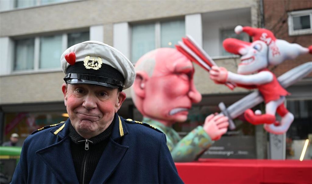 Karnevalswagenbauer Jacques Tilly ist von einem russischen Gericht zu achteinhalb Jahren Haft verurteilt worden (Archivbild).