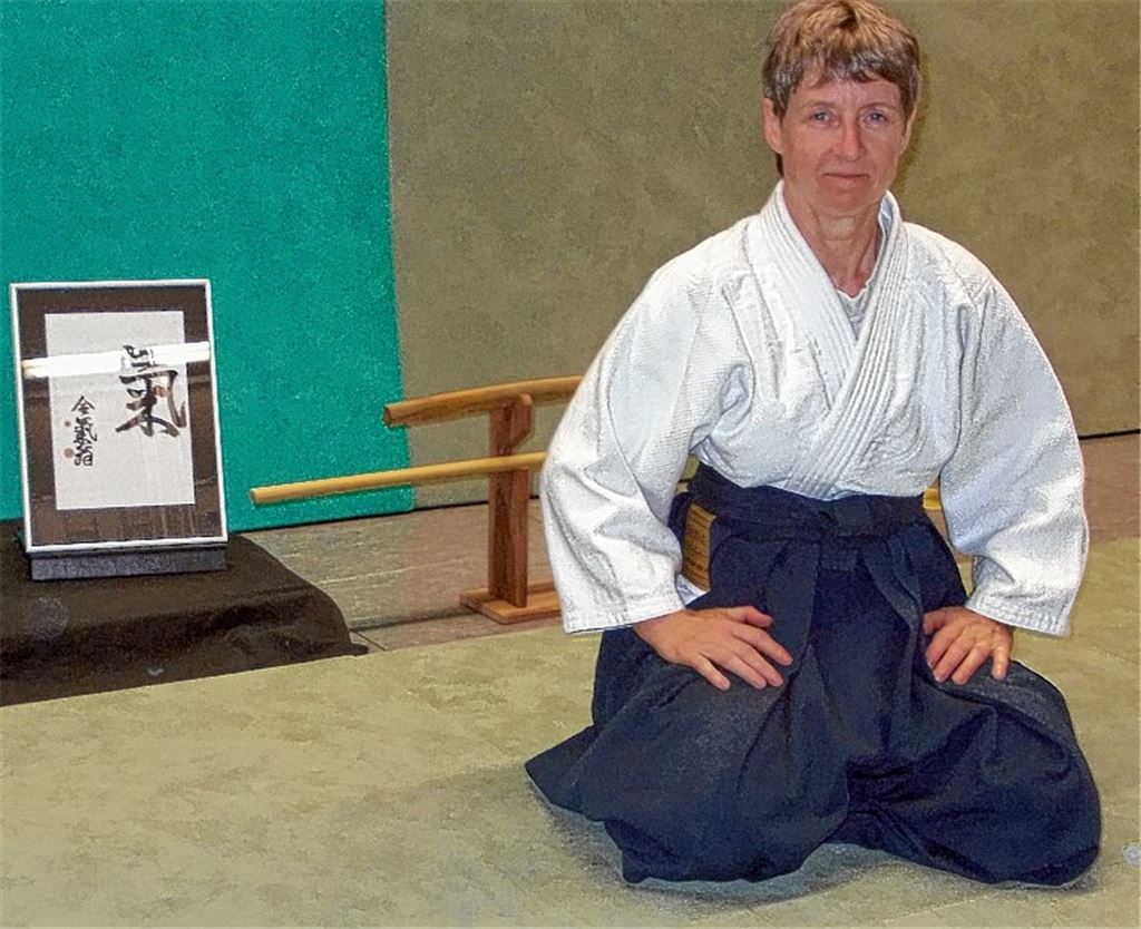 Karoline Bauer betreibt Aikido seit nunmehr 27 Jahren, ist Dojo-Leiterin beim TV Mühlacker und seit wenigen Tagen Inhaberin des 5. Dan. Foto: privat
