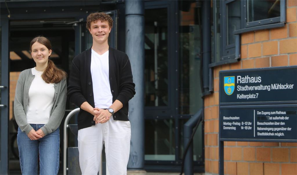 Katharina Schulze und Moritz Kraft haben die Jugendsprechstunde ins Leben gerufen und suchen nun Nachfolger. Foto: Deeg