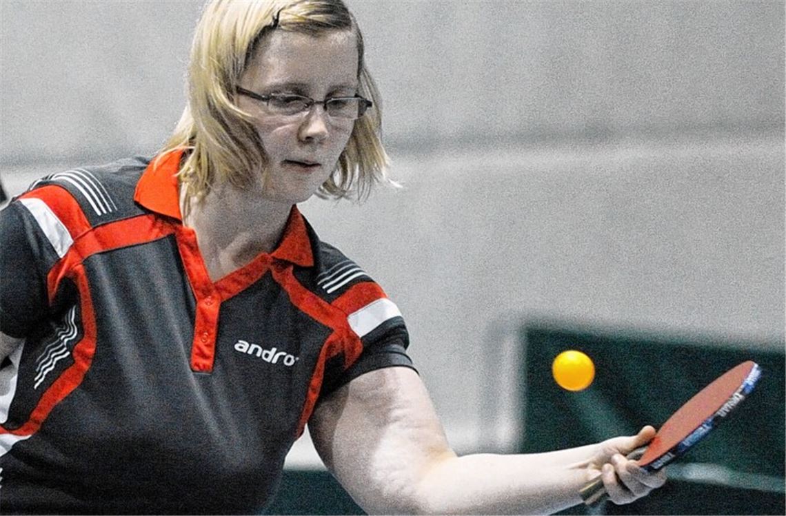 Katharina Strobel gewinnt im Doppel und im Einzel für Lomersheim, doch es reicht am Ende wieder nicht zum Derby-Sieg gegen Zaisersweiher. Foto: Fotomoment