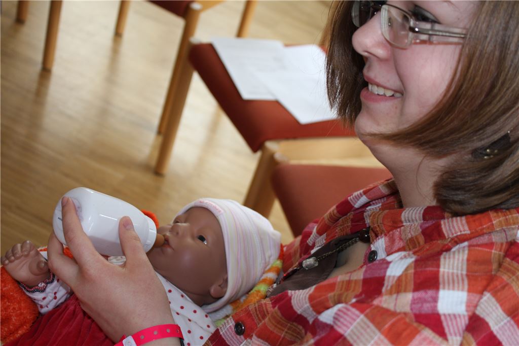 Kathrin Schlagentweith mit Baby Alissa. (Foto: Goll)