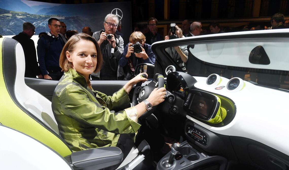 Katrin Adt als Smartfahrerin: über viele Jahre war sie in vielen Mercedes-Bereichen unterwegs.