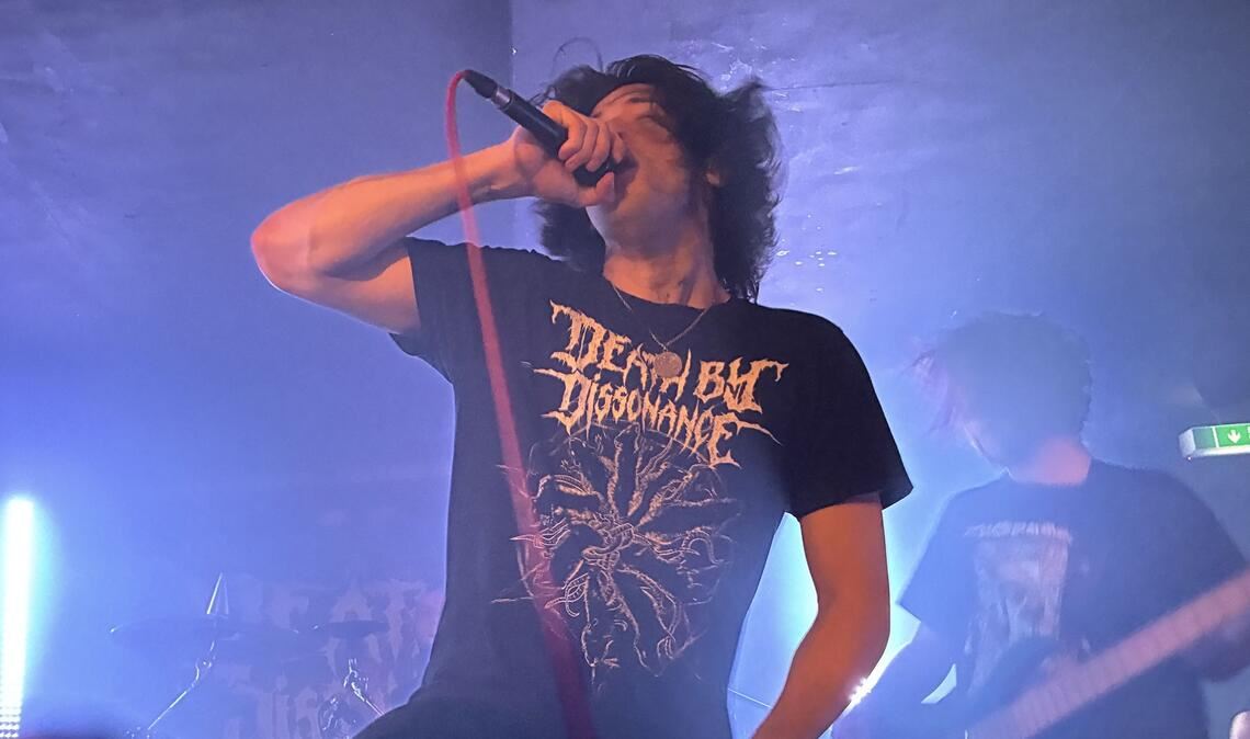 Kaum wiederzuerkennen: Ciro Ernesto Mansilla, hauptberuflich Tänzer, brachte im Juze Backnang die Menge zum Ausflippen.