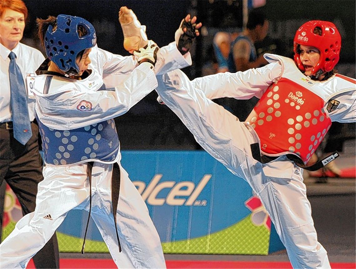 Kein Durchkommen: Wan Chu Lo (li.) wehrt die Angriffe Nothafts ab. Foto: Peter Bolz