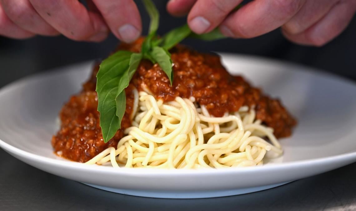 Kein Gericht verkauft Apetito in Kantinen häufiger als dieses: Spaghetti Bolognese.