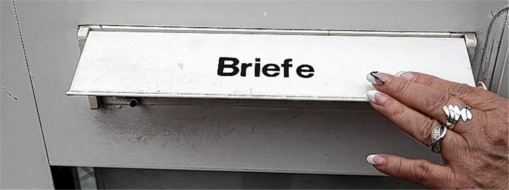 Keine Post: Der Blick in den Briefkasten kann in den nächsten Tagen enttäuschend sein. Foto: Sadler