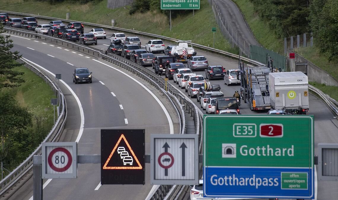 Keine extra-Gebühren: Die Durchfahrt durch den Gotthard-Straßentunnel ist umsonst. (Archivbild)
