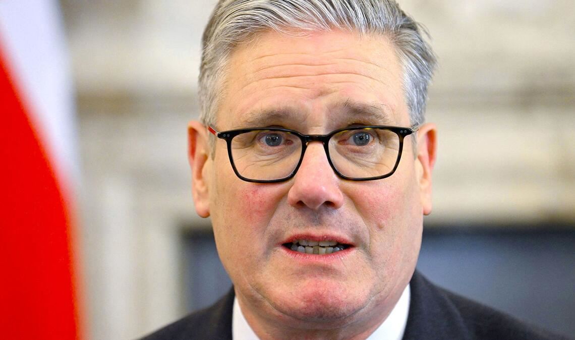 Keir Starmer lehnt einen Rücktritt weiterhin entschieden ab. Er war unter Druck geraten, nachdem er den Epstein-Vertrauten Peter Mandelson zum Botschafter ernannt hatte (Archivfoto).