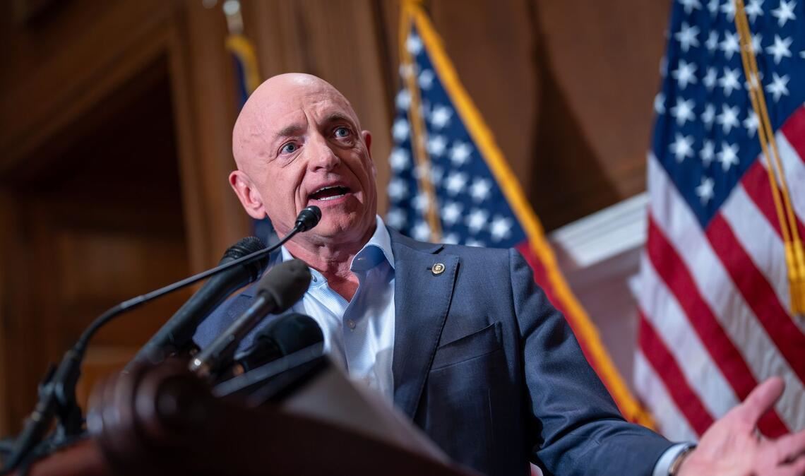 Kelly ist pensionierter Offizier