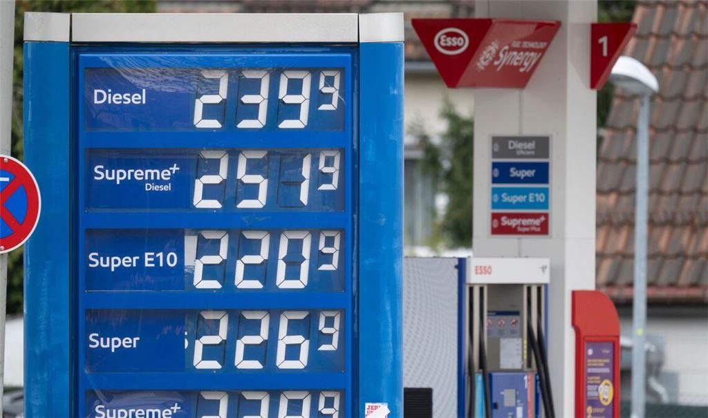 Kennzahlen der Inflation: steigende Spritpreise an Tankstellen