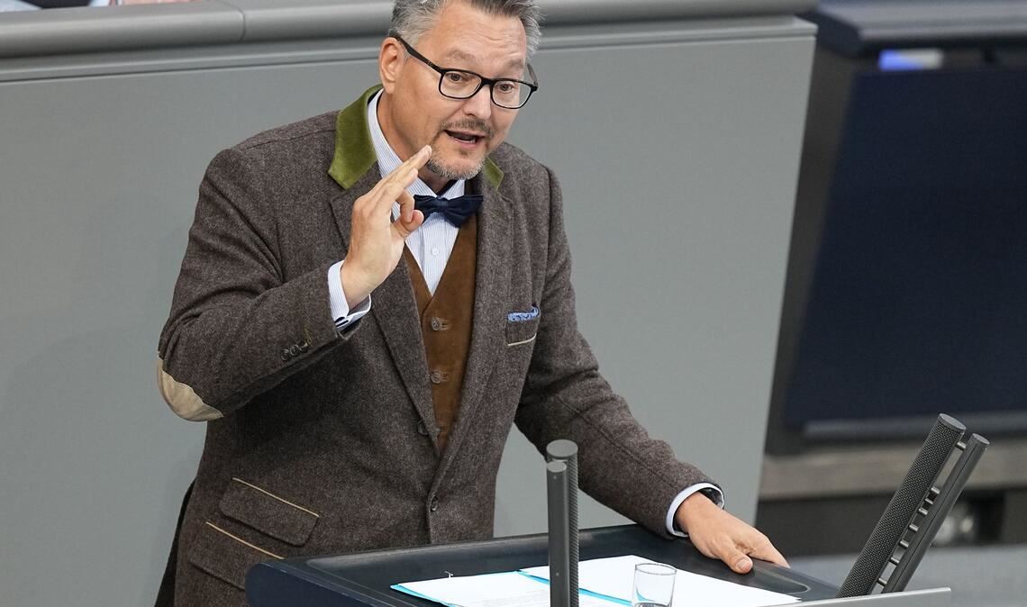 Keuter war durch einen "t-Online"-Bericht in den Fokus geraten, wonach er seine Freundin in seinem Bundestagsbüro beschäftige. (Archivbild)