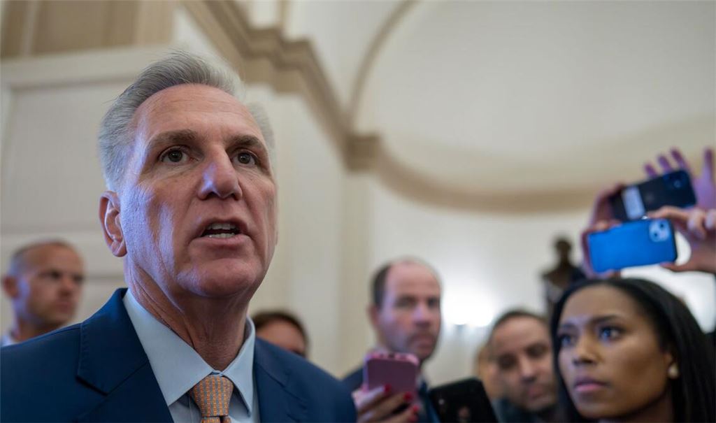 Kevin McCarthy - nach einem privaten Gespräch mit seinen republikanischen Kollegen im Kapitol.