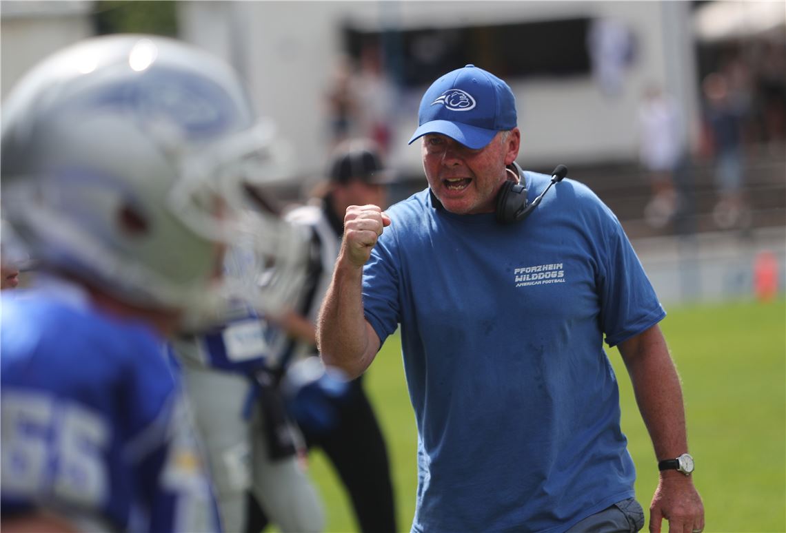 American Football Regionalliga. Pforzheim Wilddogs (blau) - Holzgerlingen Twister