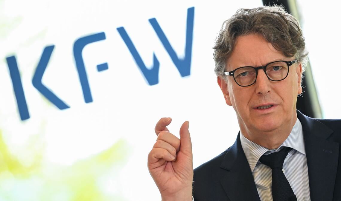 KfW-Vorstandschef Stefan Wintels kann starke Förderzahlen für 2025 vorweisen. (Archivbild)