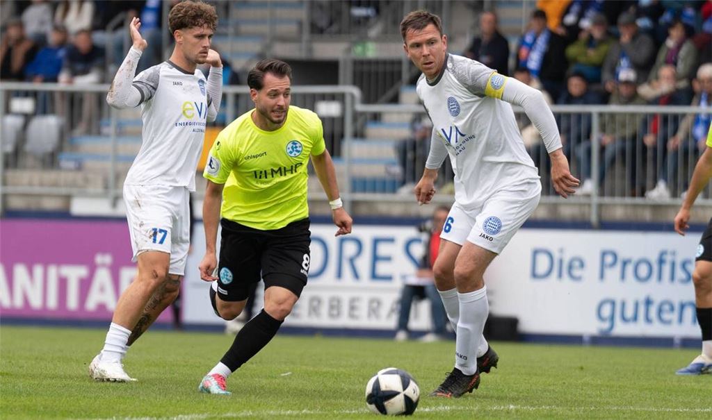 Kickers-Mittelfeld-Antreiber David Tomic sah bereits in der 23. Minute  die Rote Karte.