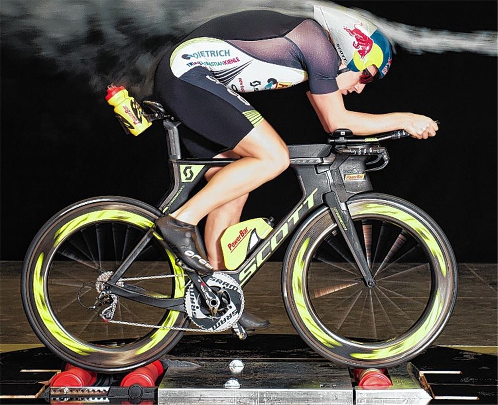 Kienle beim Test im Windkanal.