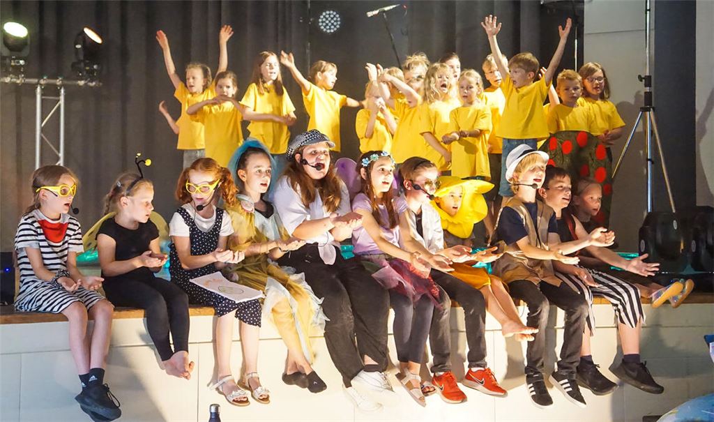 Kinder aus verschiedenen Vereinen singen gemeinsam fürs Klima. Foto: Bastian