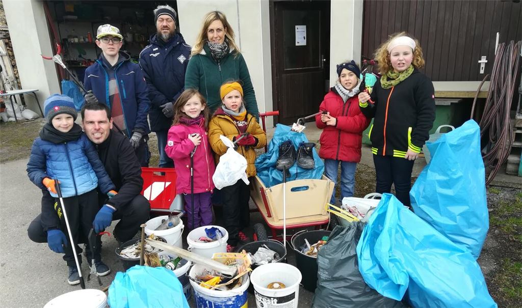 Kinder- und Jugendlichengruppe der Naturfreunde Enzberg sammeln viel (Wohlstands-)Müll. Foto: privat