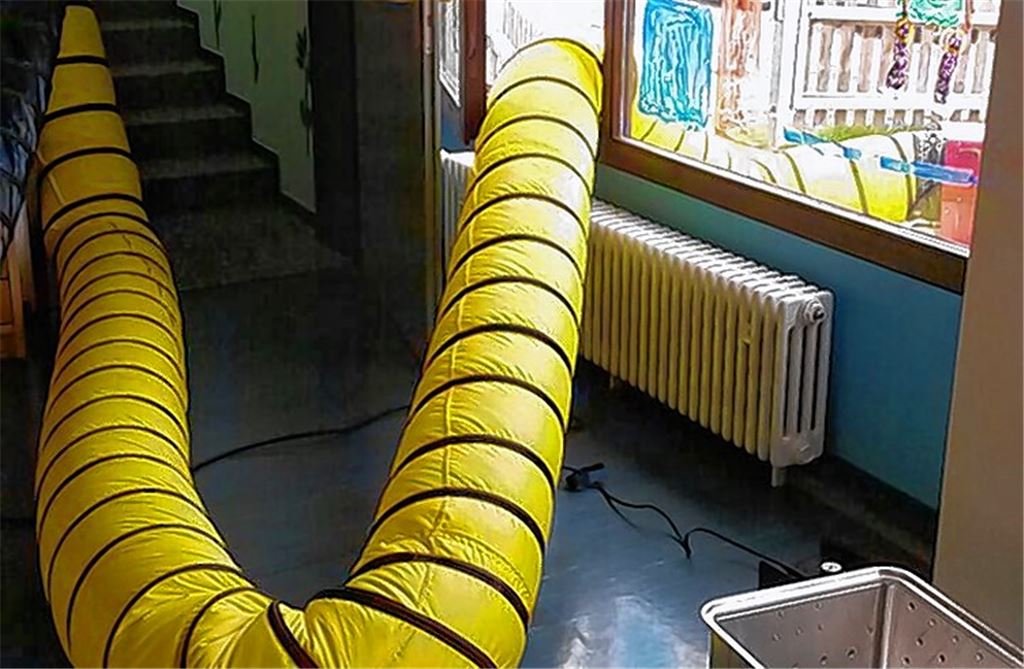 Kindergarten steht auf den Schlauch: Pipeline bringt warme Luft in kalte Räume. 