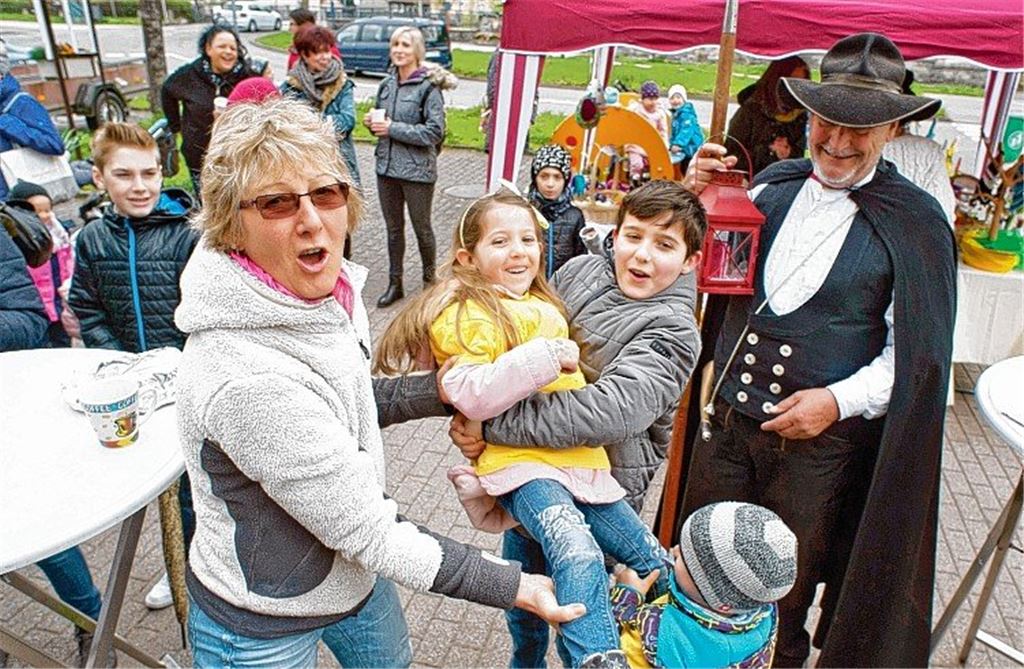 Ostermarkt wird zur Geburtstagsparty