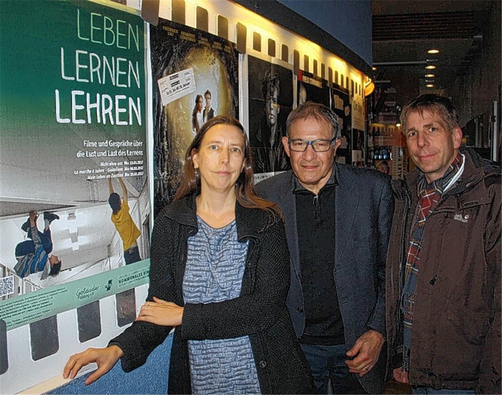 Auf Skiern in die Schule