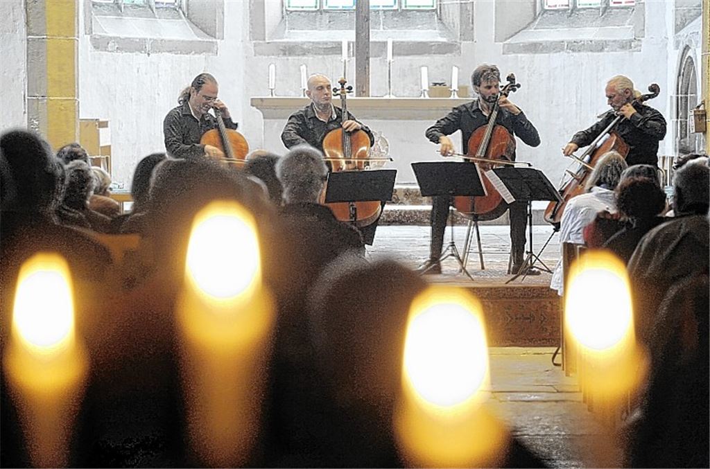 Klang- und stimmungsvoll: das Rastrelli-Cello-Quartett beim Auftritt in der Lienzinger Frauenkirche.