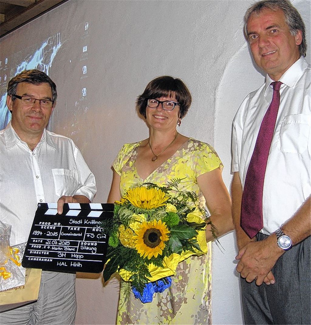 Klappe, die Letzte: Für den langjährigen SPD-Fraktionssprecher im Knittlinger Gemeinderat Martin Blanc (li., hier mit seiner Frau und Bürgermeister Heinz-Peter Hopp) geht ein Kapitel in seinem an ehrenamtlichem Engagement reichen Leben zu Ende.