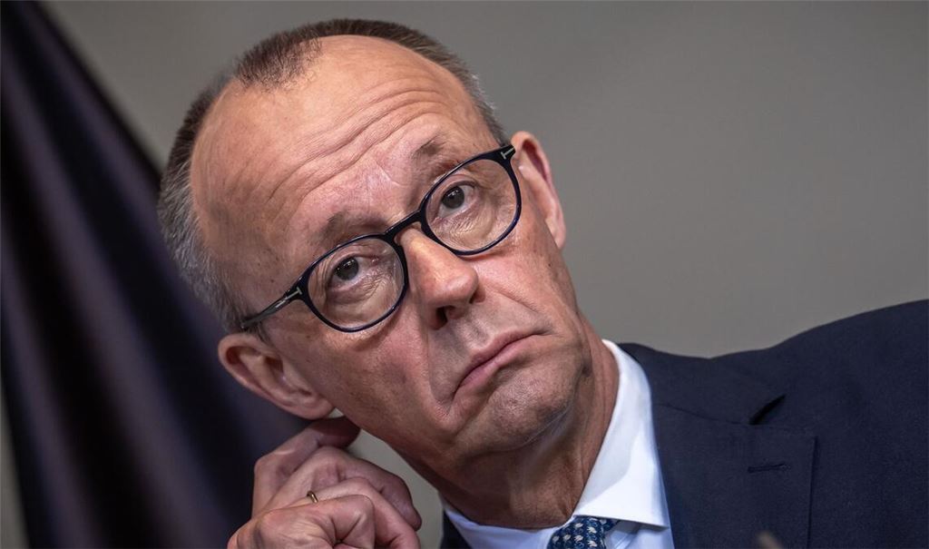 Klare Worte, keinen diplomatischen Floskeln: Kanzler Friedrich Merz (CDU) äußert sich bei einem Treffen mit seinem niederländischen Amtskollegen zu den Forderungen von US-Präsident Donald Trump nach Nato-Unterstützung zur Sicherung der Schifffahrt durch die Straße von Hormus.