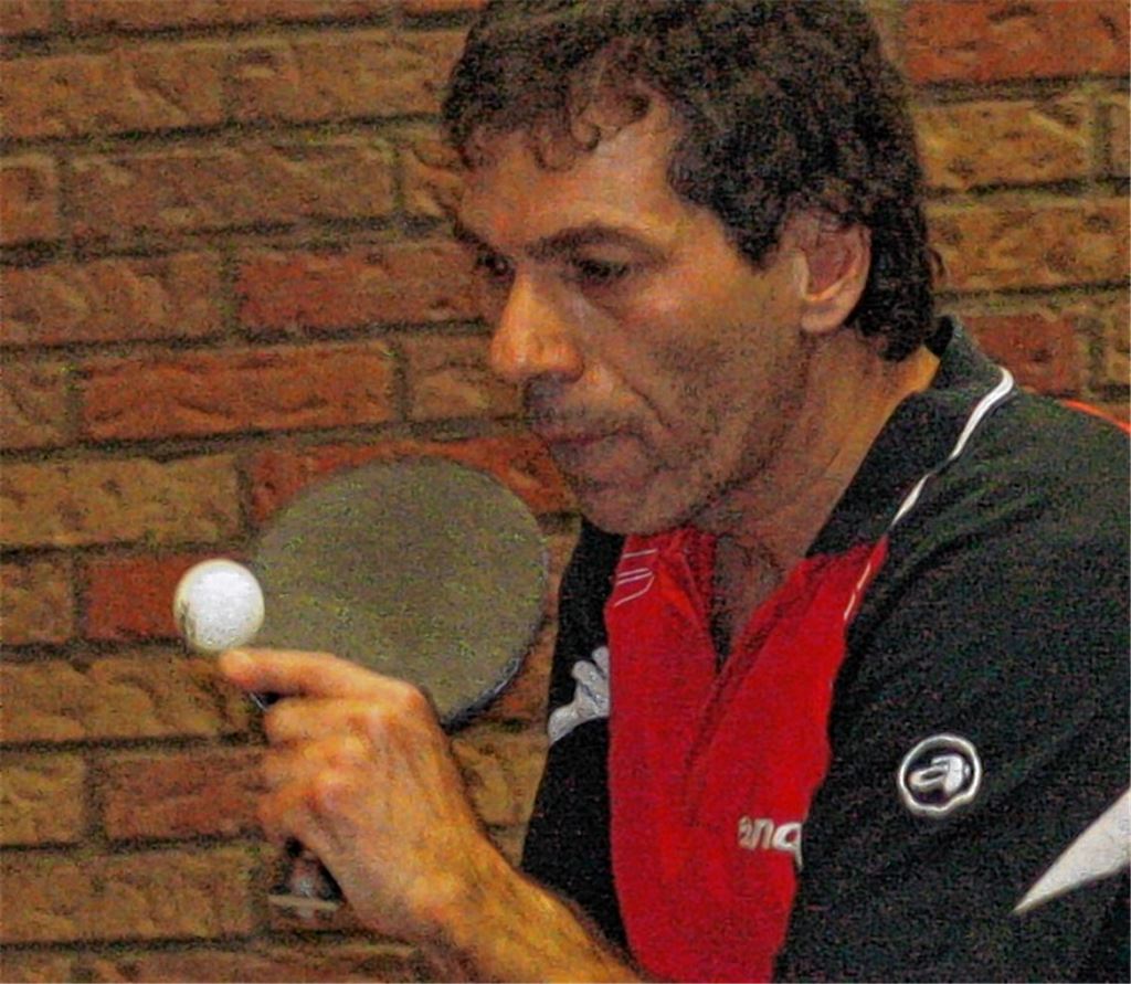 Klaus Wöhr serviert für Lienzingenlaw