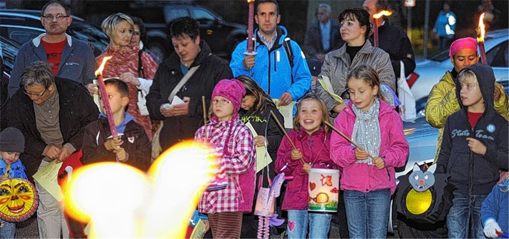 Kleine Tradition in der Klosterstadt: Der Alt-Maulbronner Laternenumzug bietet eine stimmungsvolle Abwechslung im Herbst.