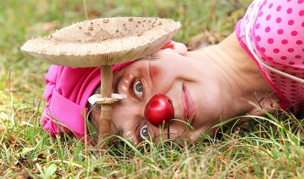 Klinik-Clownin Ulrike Anglett – in Szene gesetzt von der Fotografin Ingrid Just. Foto: © Ingrid Just