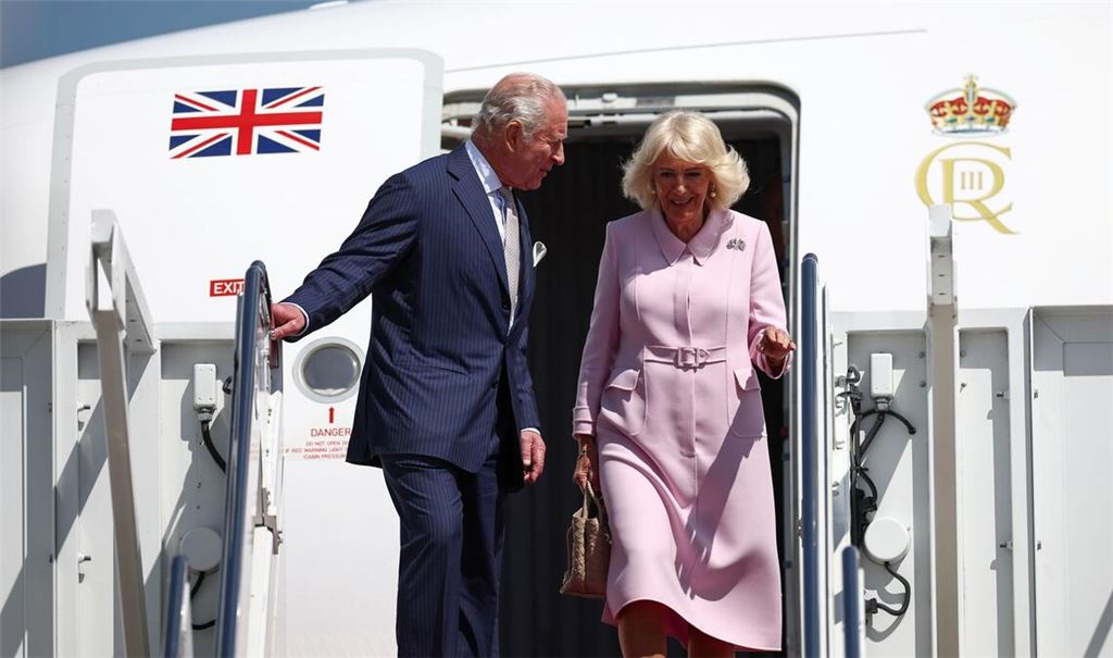 König Charles III. und Königin Camilla treffen in den USA ein.