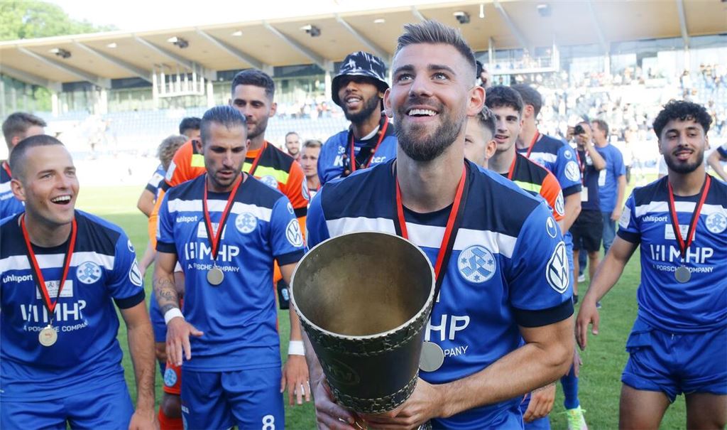 Können David Braig und die Stuttgarter Kickers denWFV-Pokal-Sieg von 2022 wiederholen?