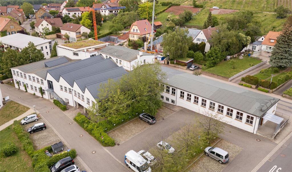 Könnte die Fabrik Schweitzer der neue Sitz der Gemeindeverwaltung werden? Diese Variante wird geprüft. Foto: Fotomoment