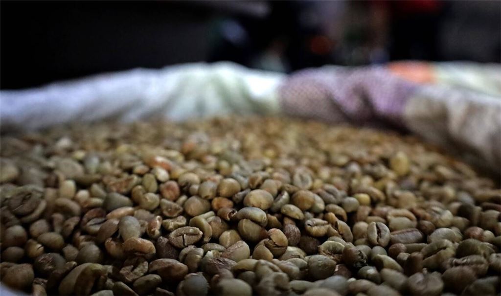 Koffeinhaltige Lebensmittel können das Herz-Kreislauf-System und das zentrale Nervensystem in Schwung bringen. Damit erhöhen sich die Konzentrationsfähigkeit und auch die körperliche Leistungsfähigkeit.