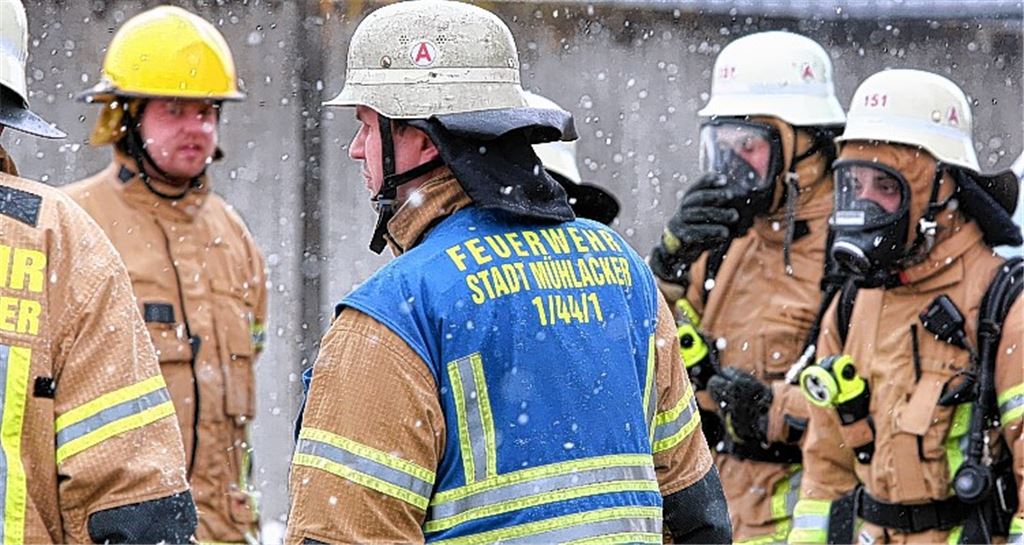 Gefährliches Gas tritt in Wohnung aus