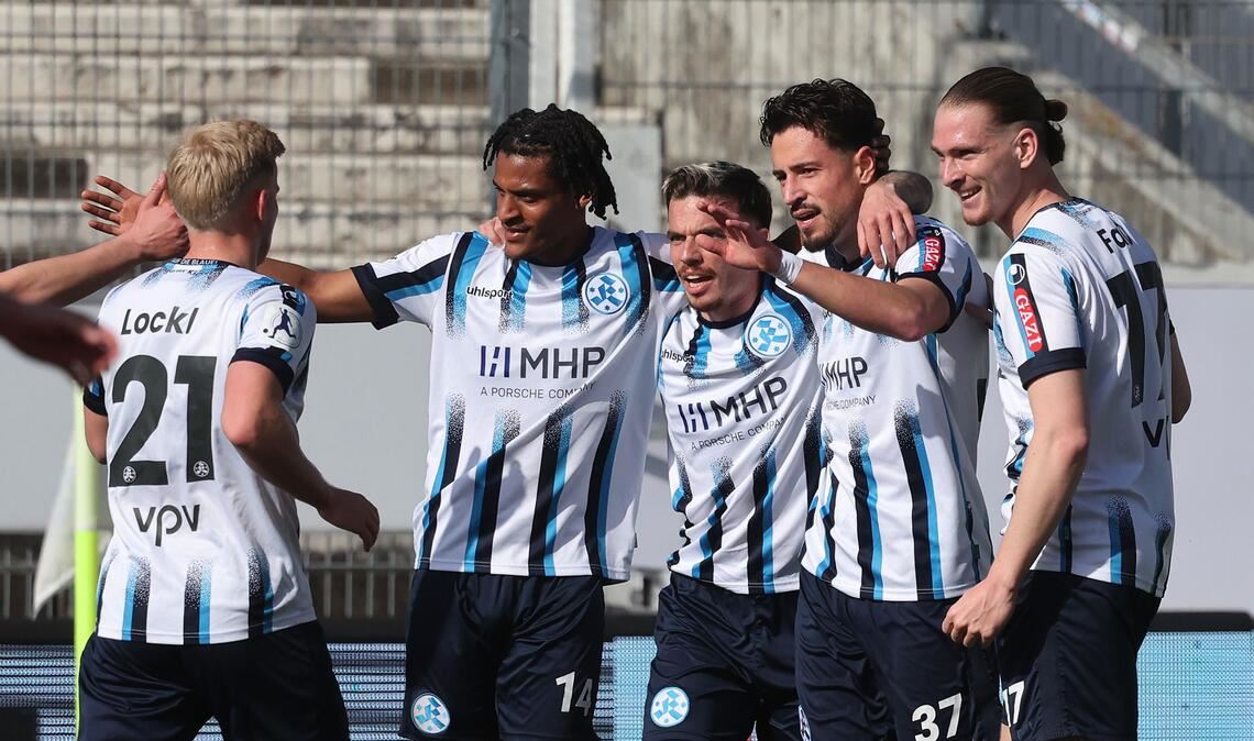 Kollektiver Kickers-Jubel.