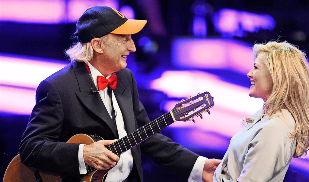 Komiker Otto Waalkes (77) bekommt den Deutschen Fernsehpreis für sein Lebenswerk. (Archivbild)