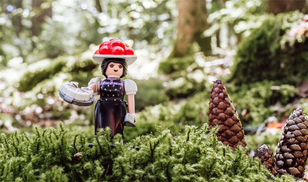 Kommt mit Schwarzwälder Kirschtorte: Die Sonderfigur von Playmobil.